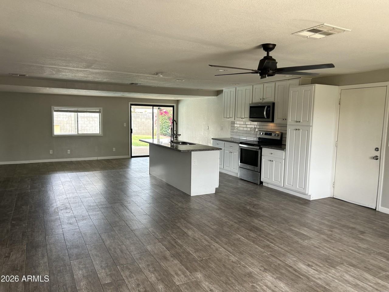14010 N 40th Pl - Photo 3 of 10