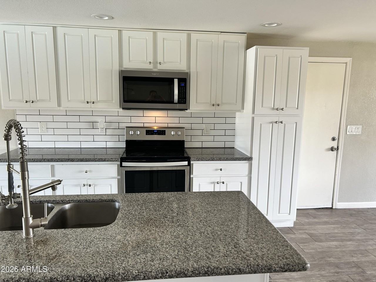 14010 N 40th Pl - Photo 4 of 10