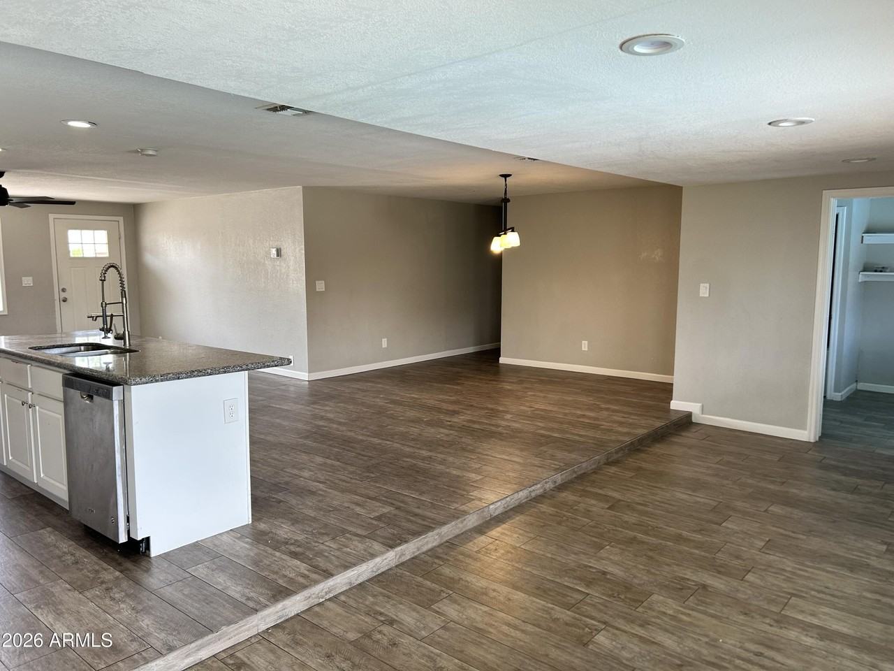 14010 N 40th Pl - Photo 6 of 10