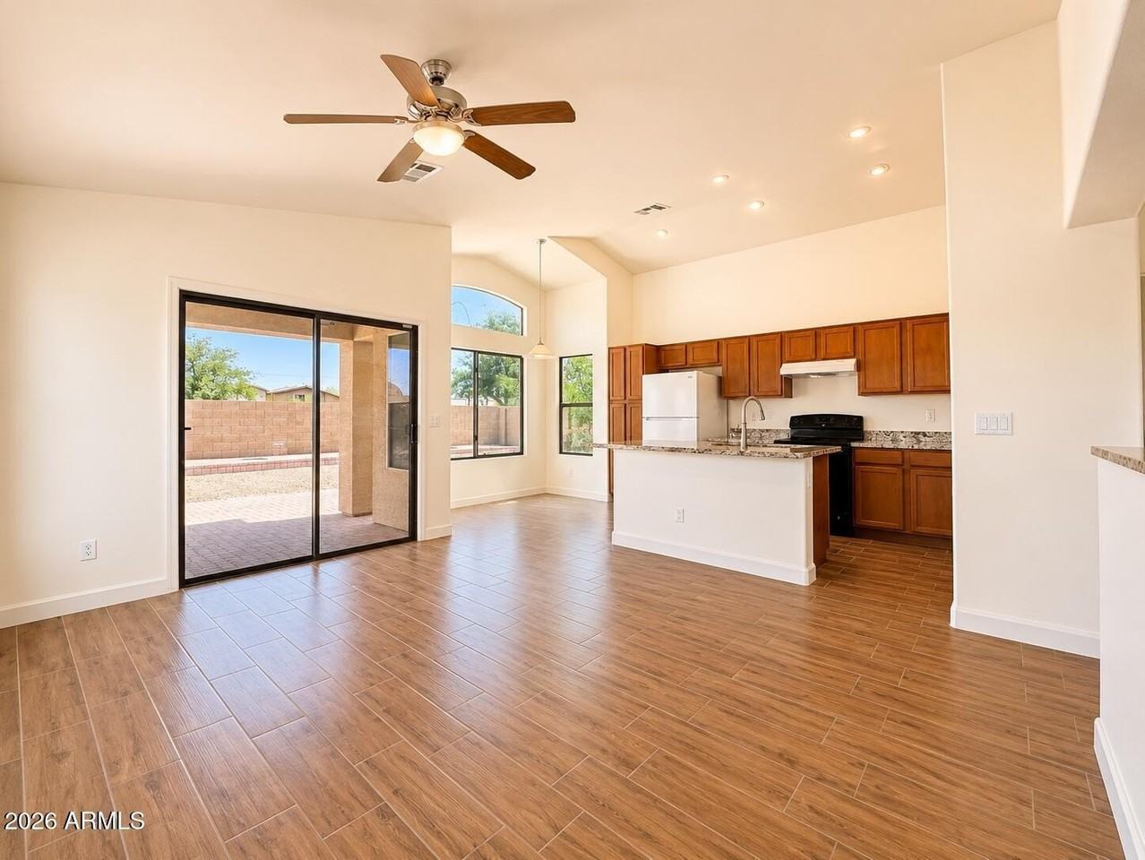 5256 W Pleasant Ln - Photo 6 of 19
