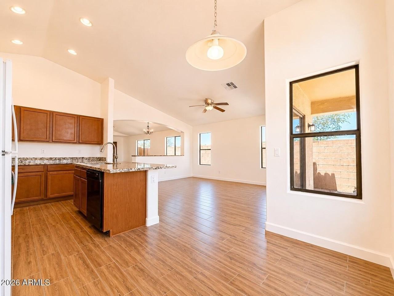 5256 W Pleasant Ln - Photo 7 of 19
