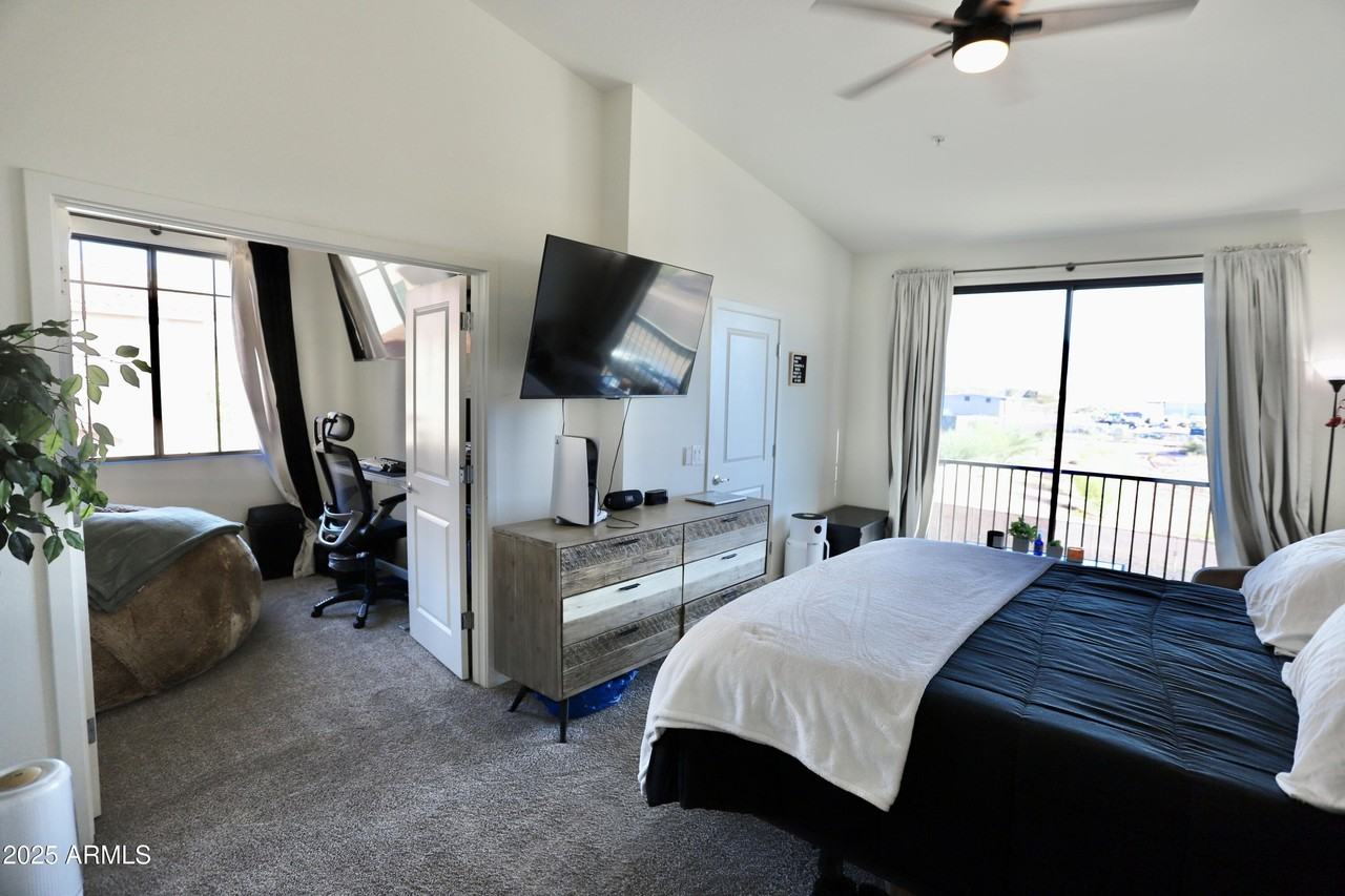 2315 N 52nd St #124 - Photo 3 of 18