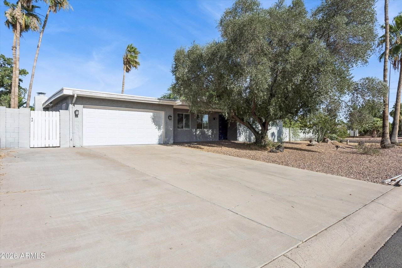 13801 N 56th Pl - Photo 2 of 36