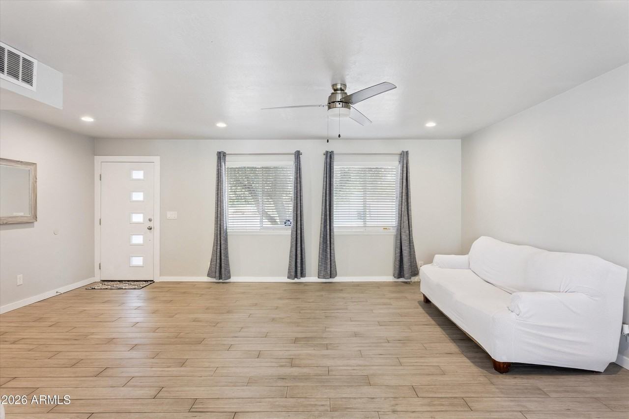 13801 N 56th Pl - Photo 4 of 36