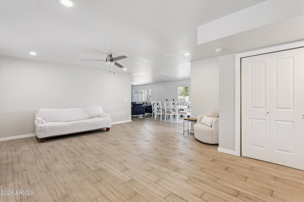 13801 N 56th Pl - Photo 6 of 36