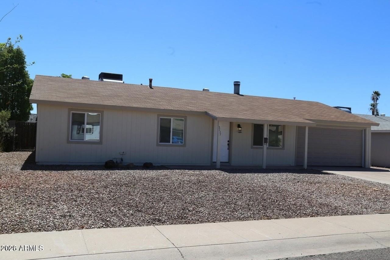 3737 E Eugie Ave - Photo 3 of 23