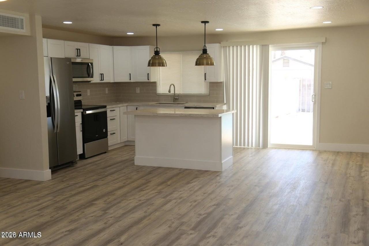 3737 E Eugie Ave - Photo 6 of 23