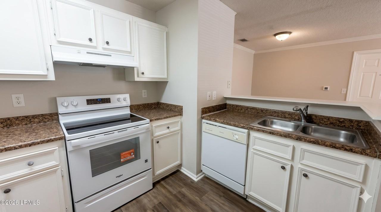 50 Pebble Beach Cv #H113 - Photo 7 of 26