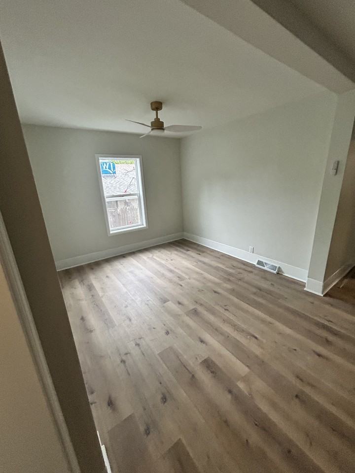 1404 W Springfield Ave #1 - Photo 2 of 11