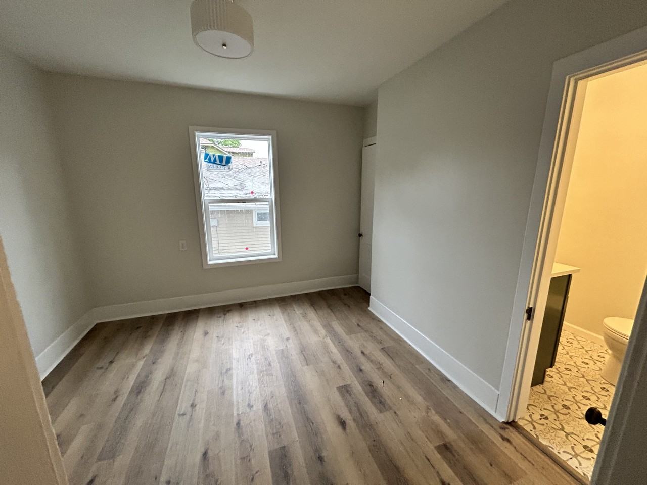 1404 W Springfield Ave #1 - Photo 4 of 11