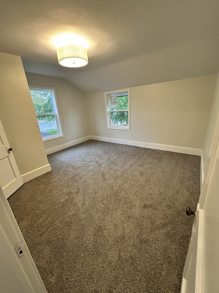 1404 W Springfield Ave #1 - Photo 6 of 11