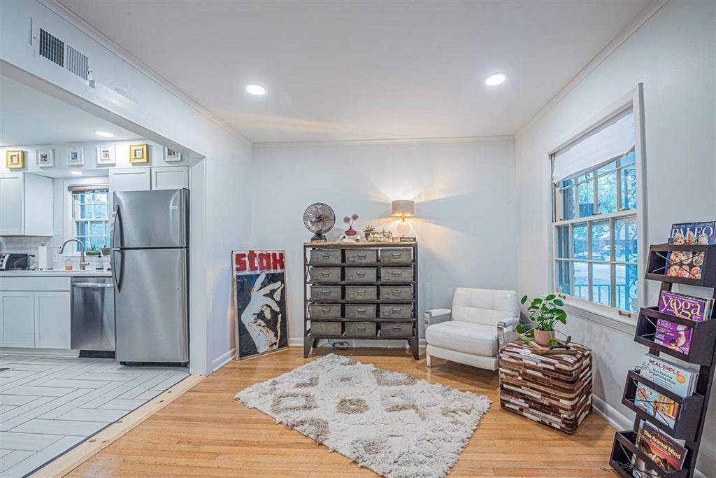 1639 Ivy Rd #1 - Photo 5 of 20