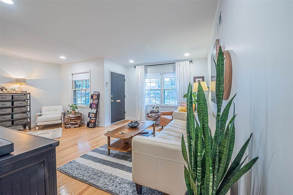 1639 Ivy Rd #1 - Photo 7 of 20