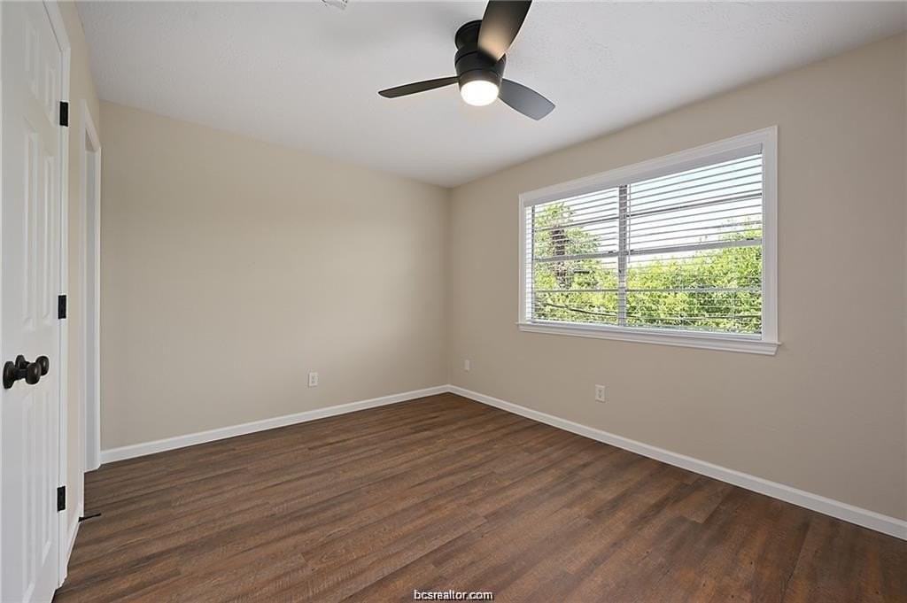 403 Manuel Dr #D - Photo 4 of 12