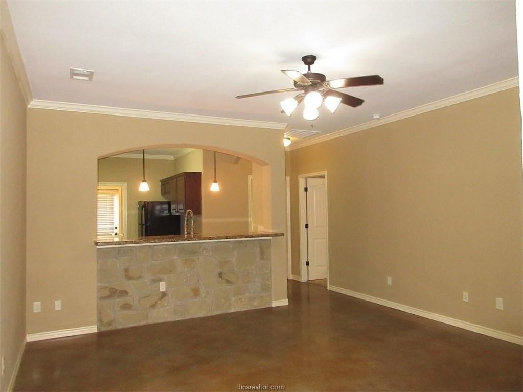 2907 Old Ironsides Dr - Photo 2 of 19