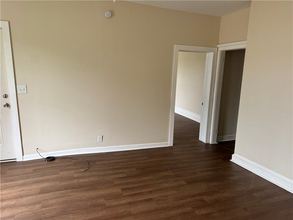 513 S Main St - Photo 5 of 11