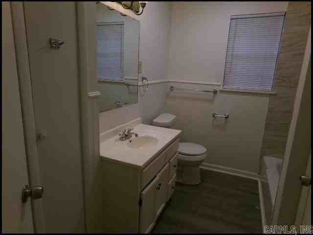 204 Dobbs St - Photo 7 of 18