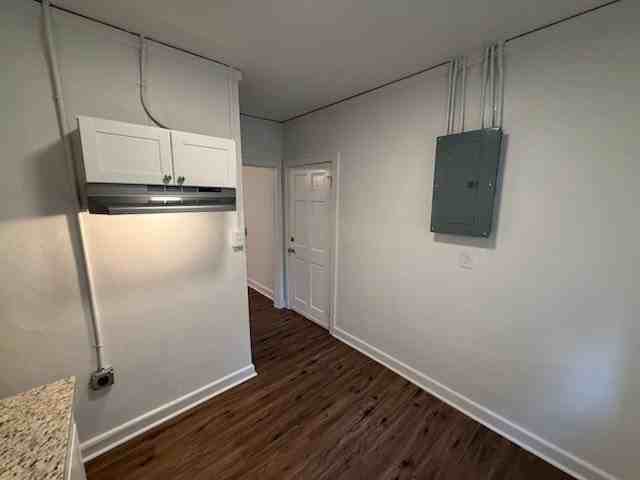 4029 6th Ave - Photo 5 of 8