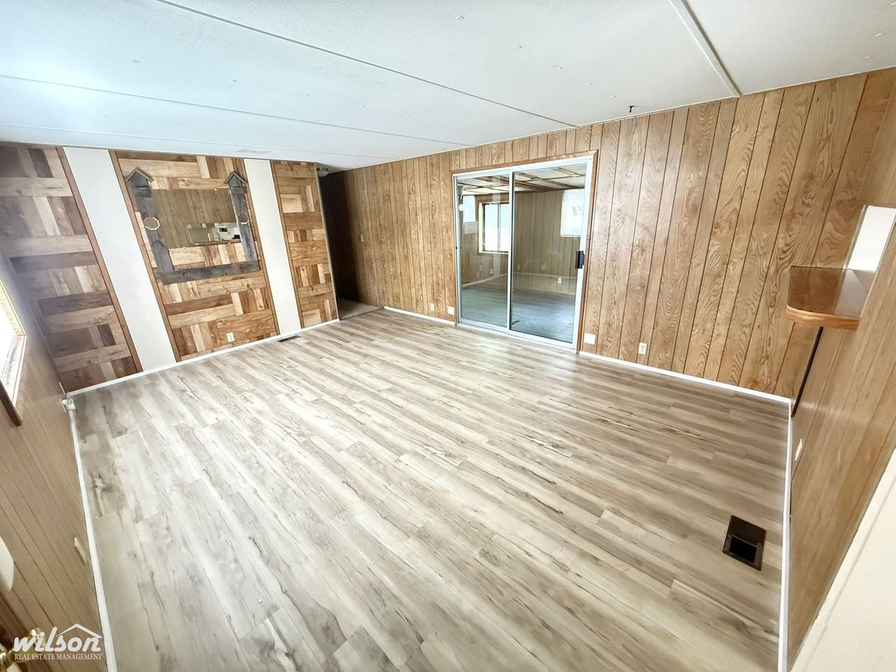809 W Washington Ave - Photo 2 of 18