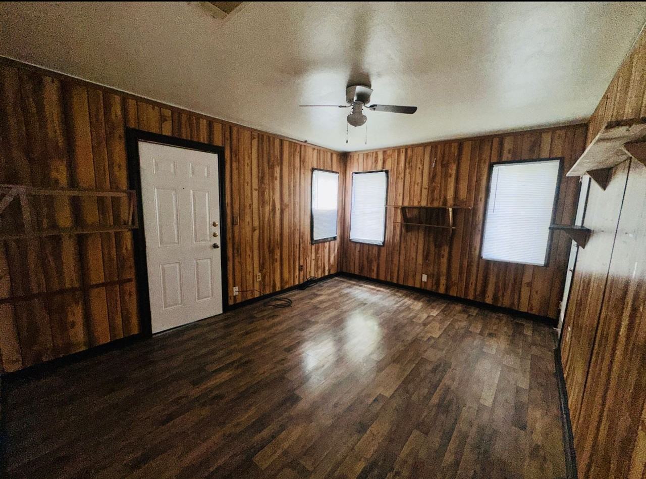 1317 S Main St - Photo 4 of 10