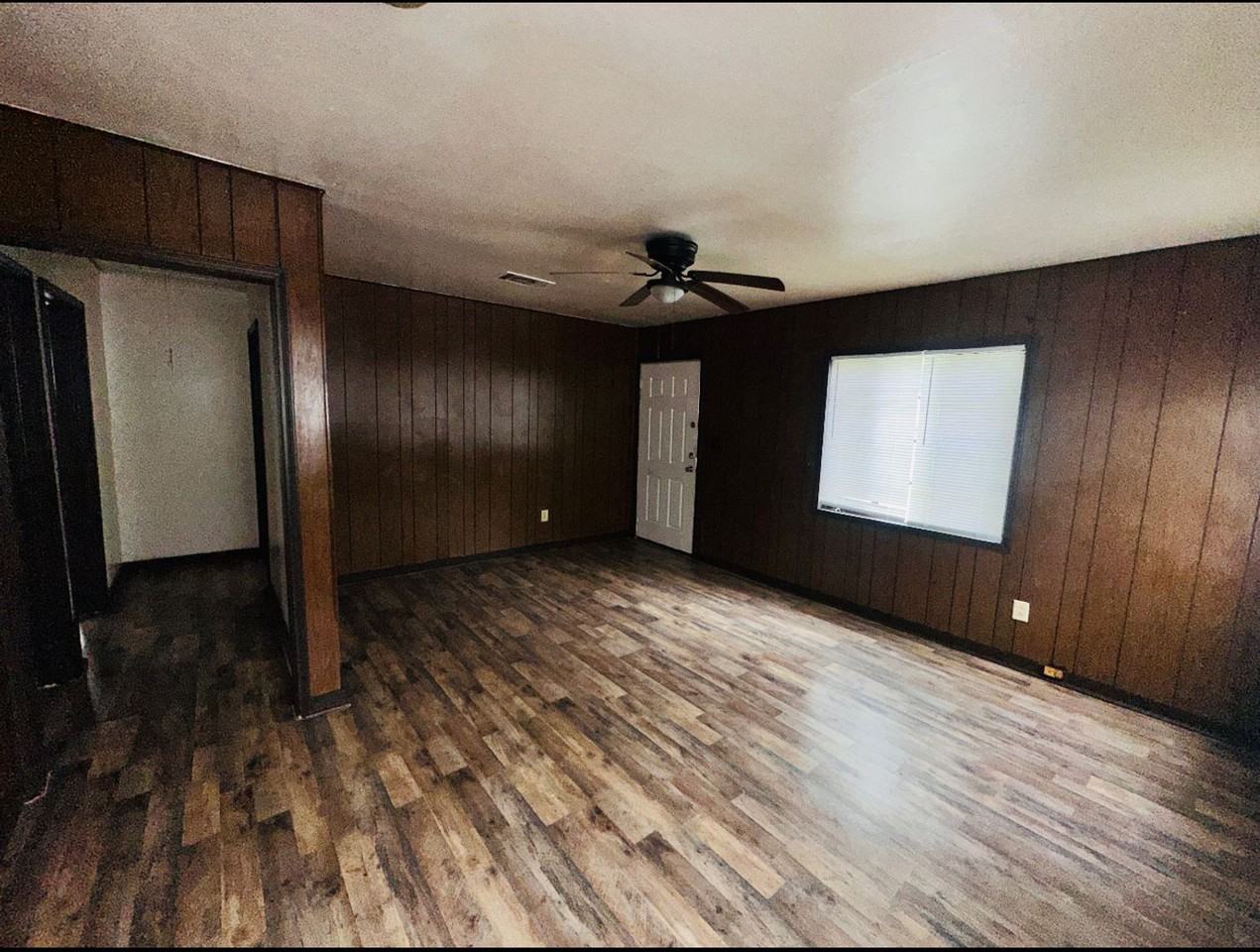 1317 S Main St - Photo 5 of 10