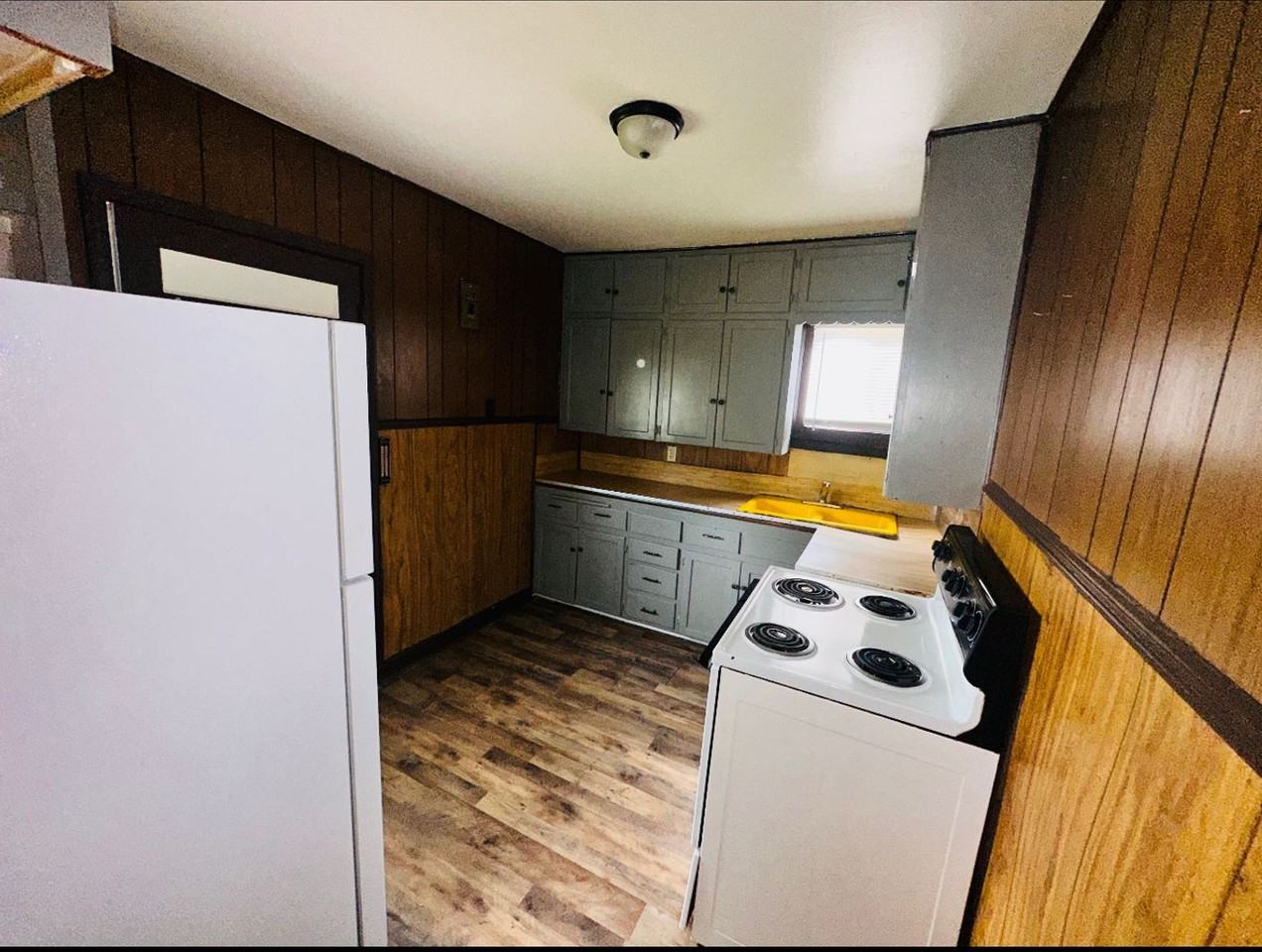 1317 S Main St - Photo 6 of 10