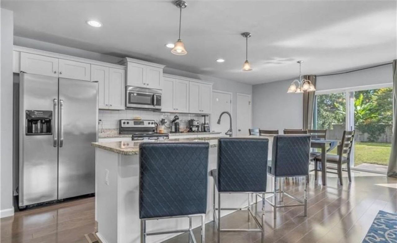 9322 Grove Ave - Photo 2 of 12
