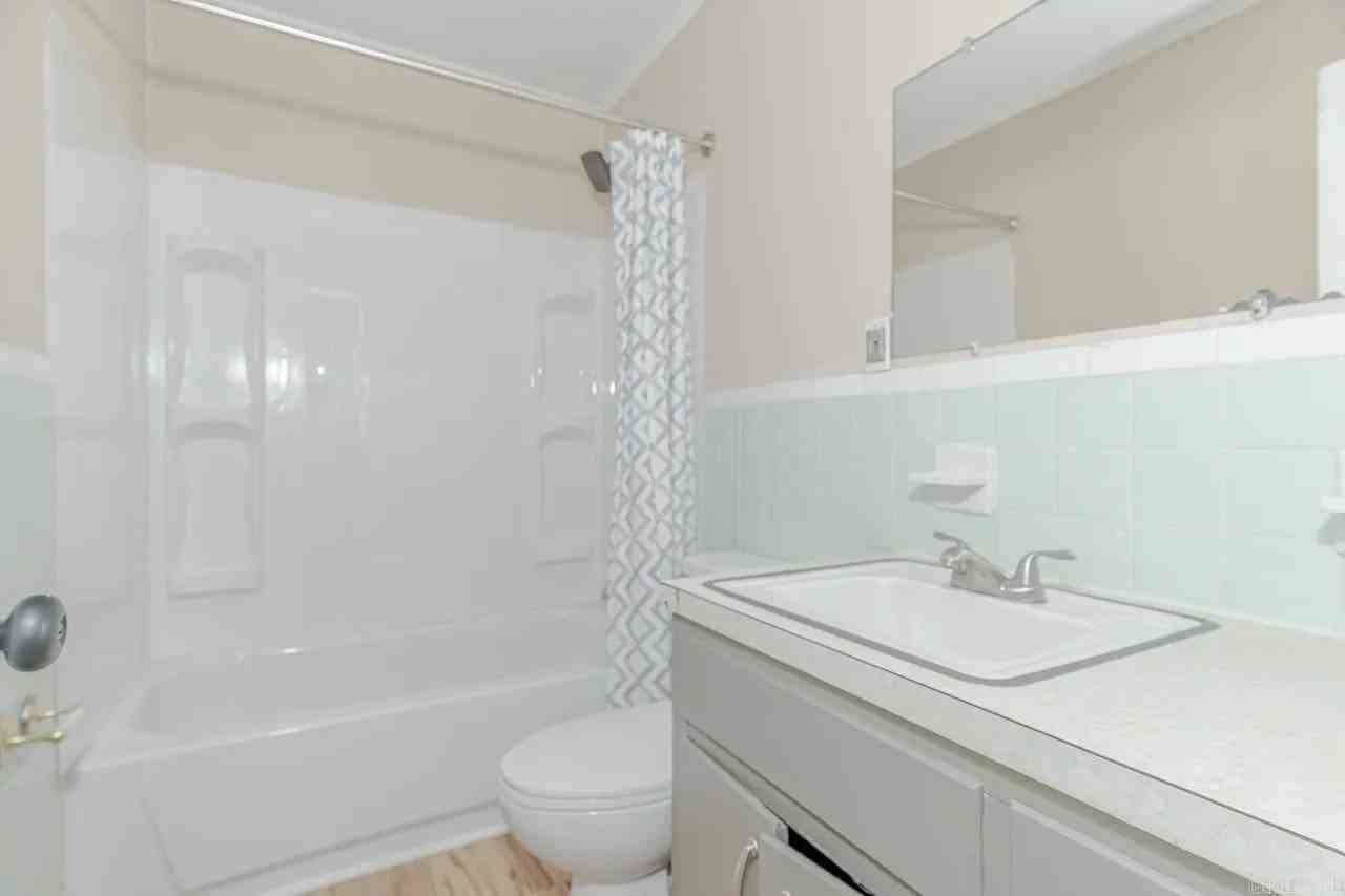 100 S 13th Ave #1 - Photo 6 of 11