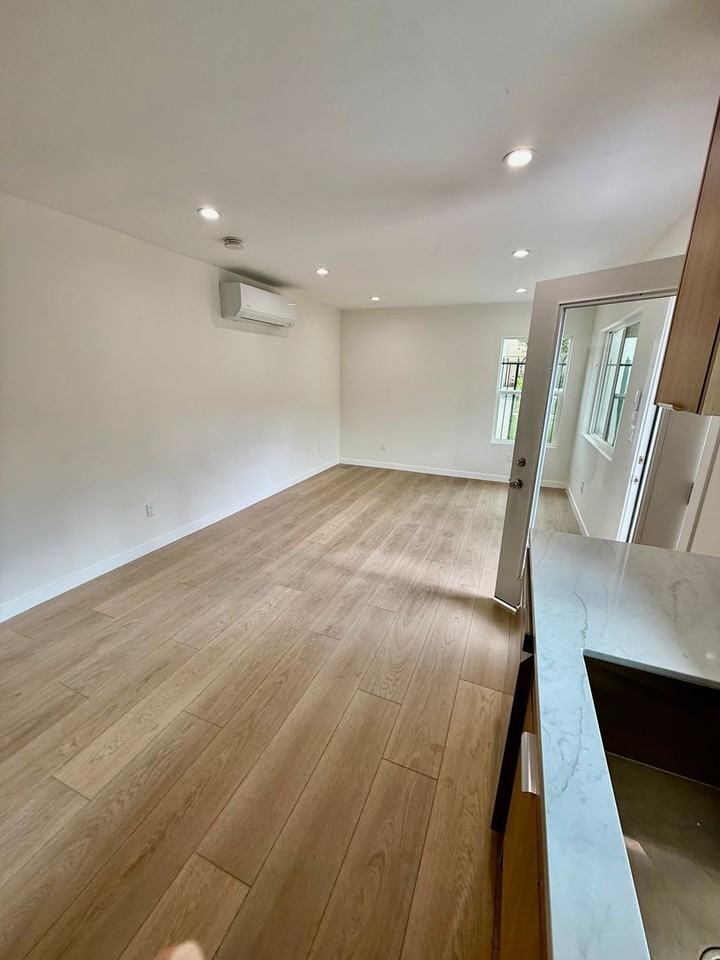449 Oakhurst - Photo 3 of 10