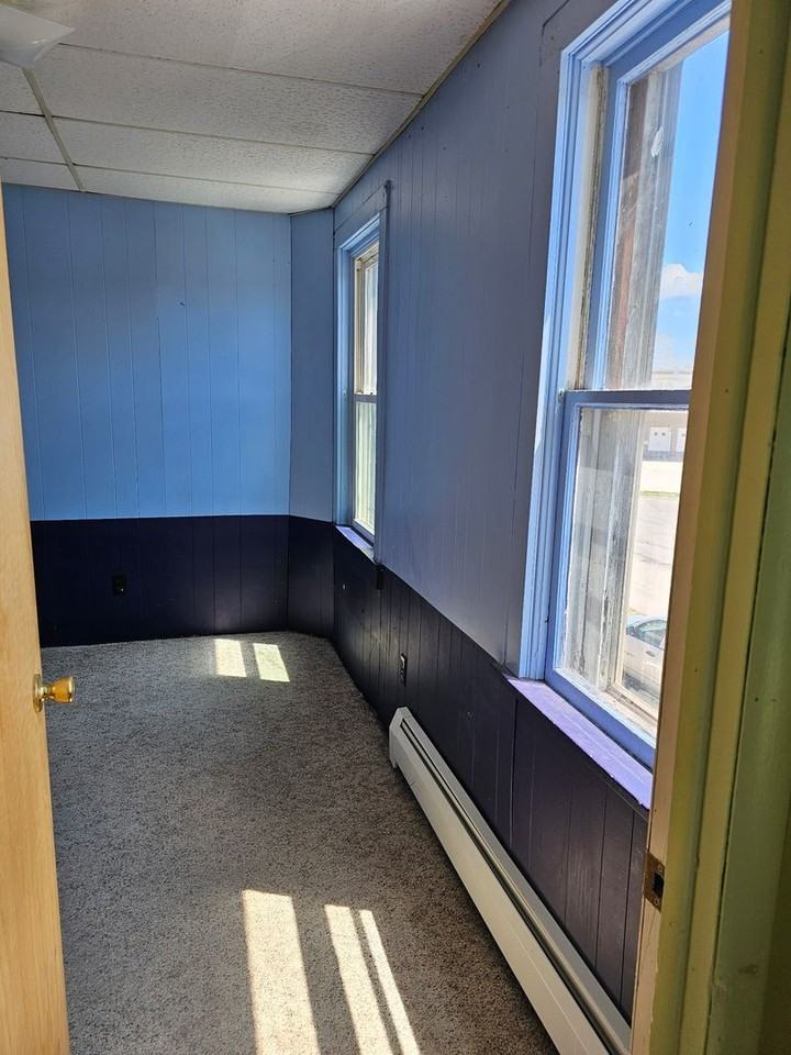 110 E Canda St - Photo 4 of 8
