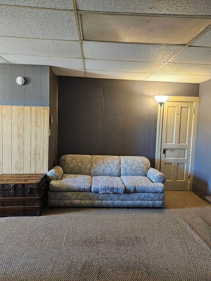 110 E Canda St - Photo 6 of 8