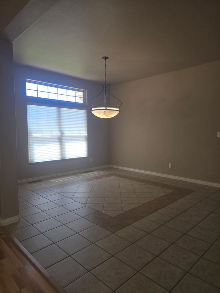243 Papago St - Photo 7 of 28