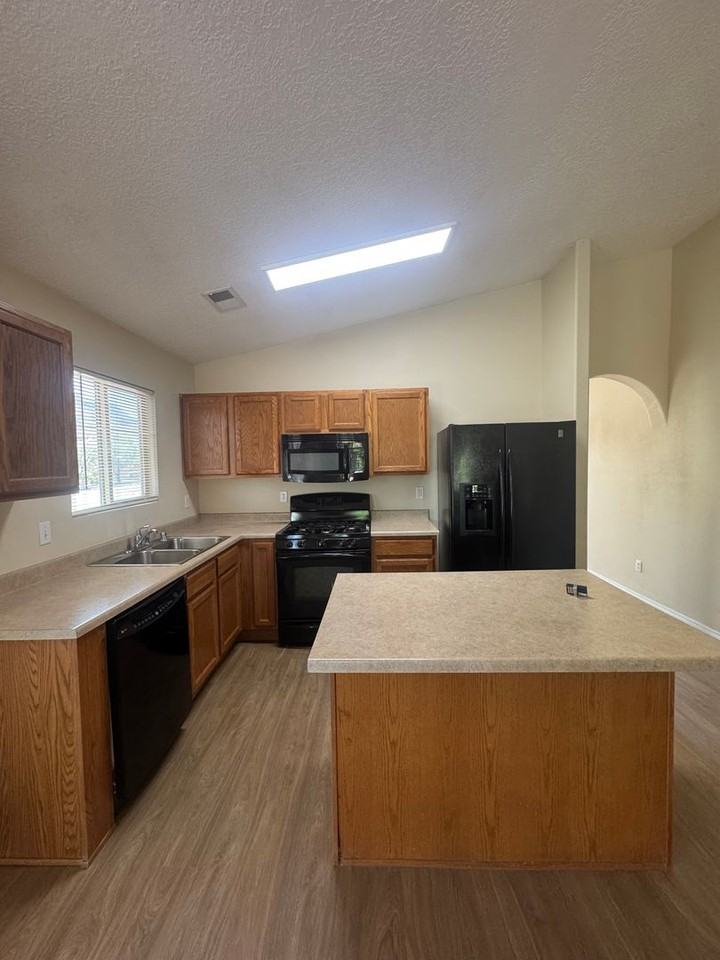 800 Purple Aster Ave Sw - Photo 6 of 17