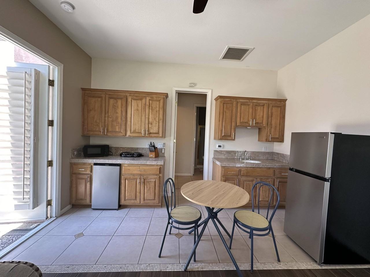 12 Buckingham Way - Photo 3 of 7