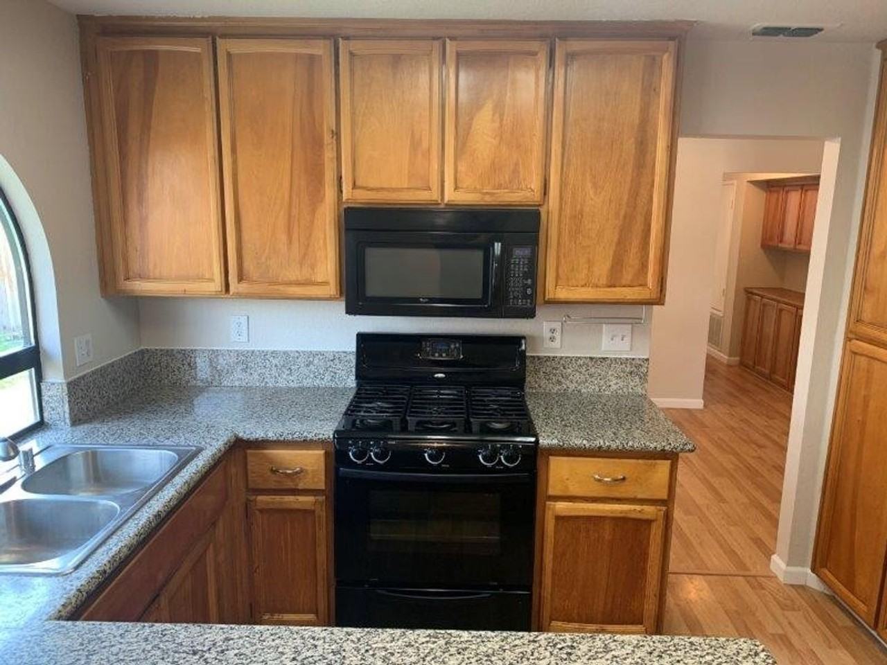 8228 Bluehaven Ct - Photo 5 of 23