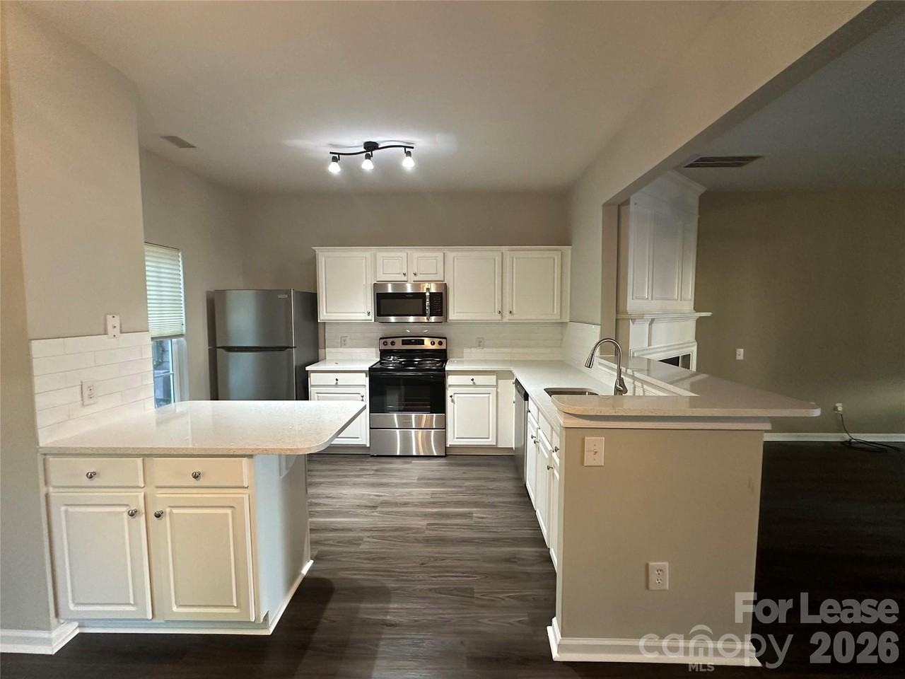 6613 Rothchild Dr - Photo 3 of 10