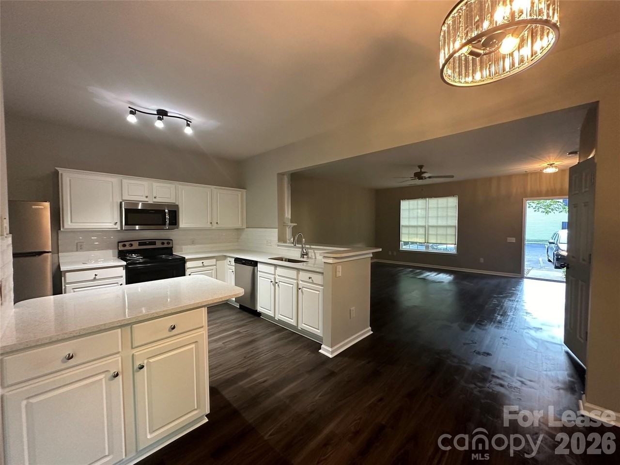 6613 Rothchild Dr - Photo 5 of 10