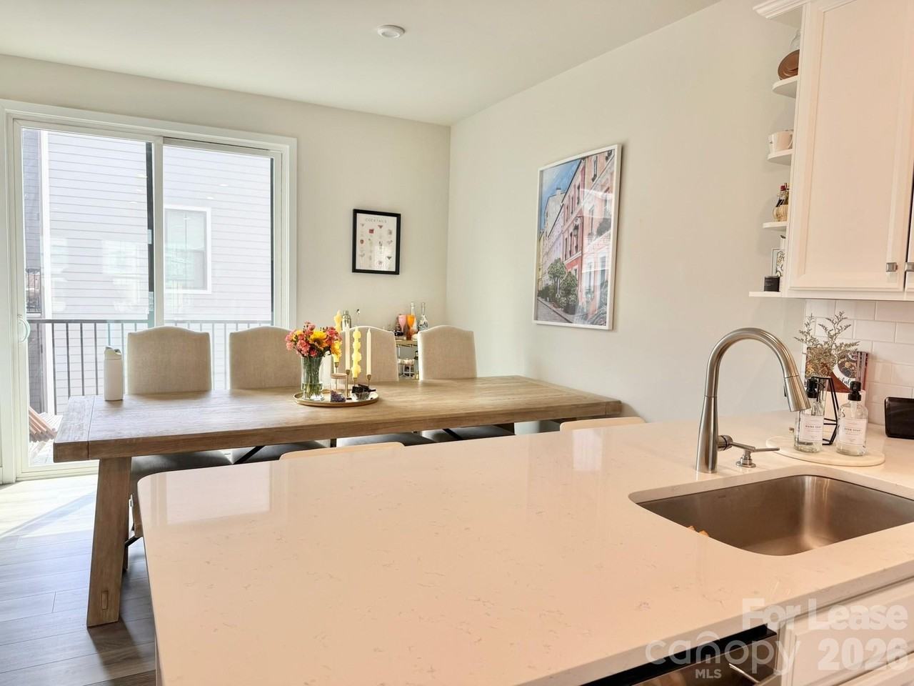 3735 S Tryon St - Photo 6 of 34