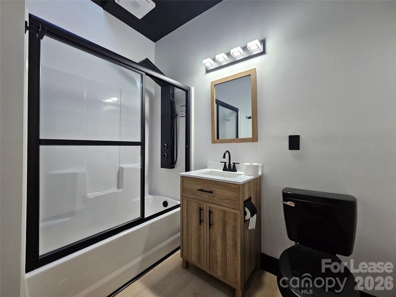 1002 Crawford Rd - Photo 4 of 15