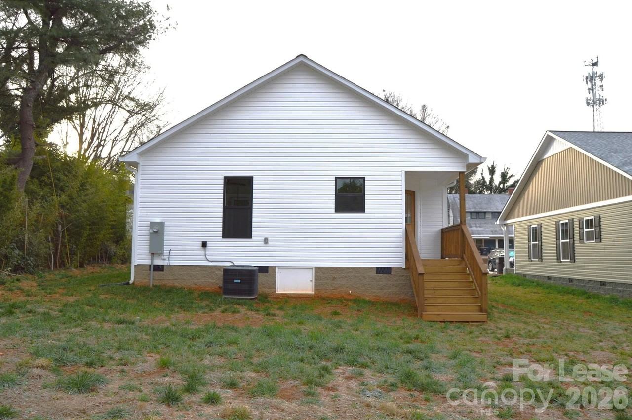 620 W Bell St - Photo 2 of 15