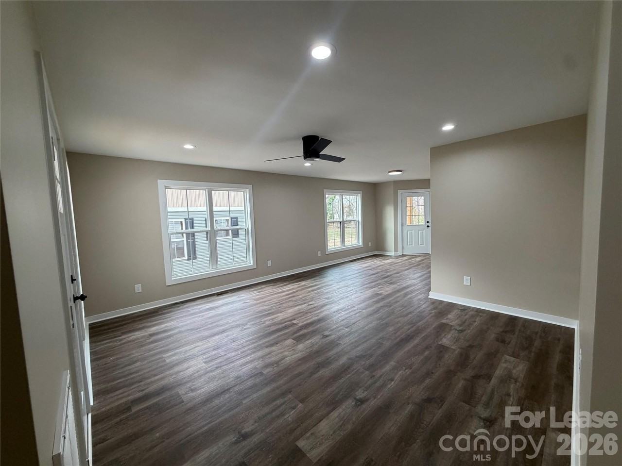 620 W Bell St - Photo 6 of 15