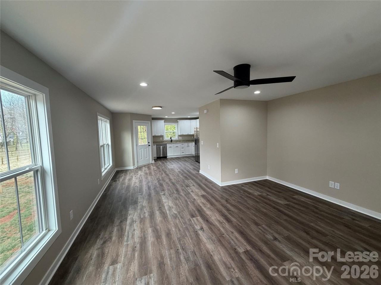 620 W Bell St - Photo 7 of 15