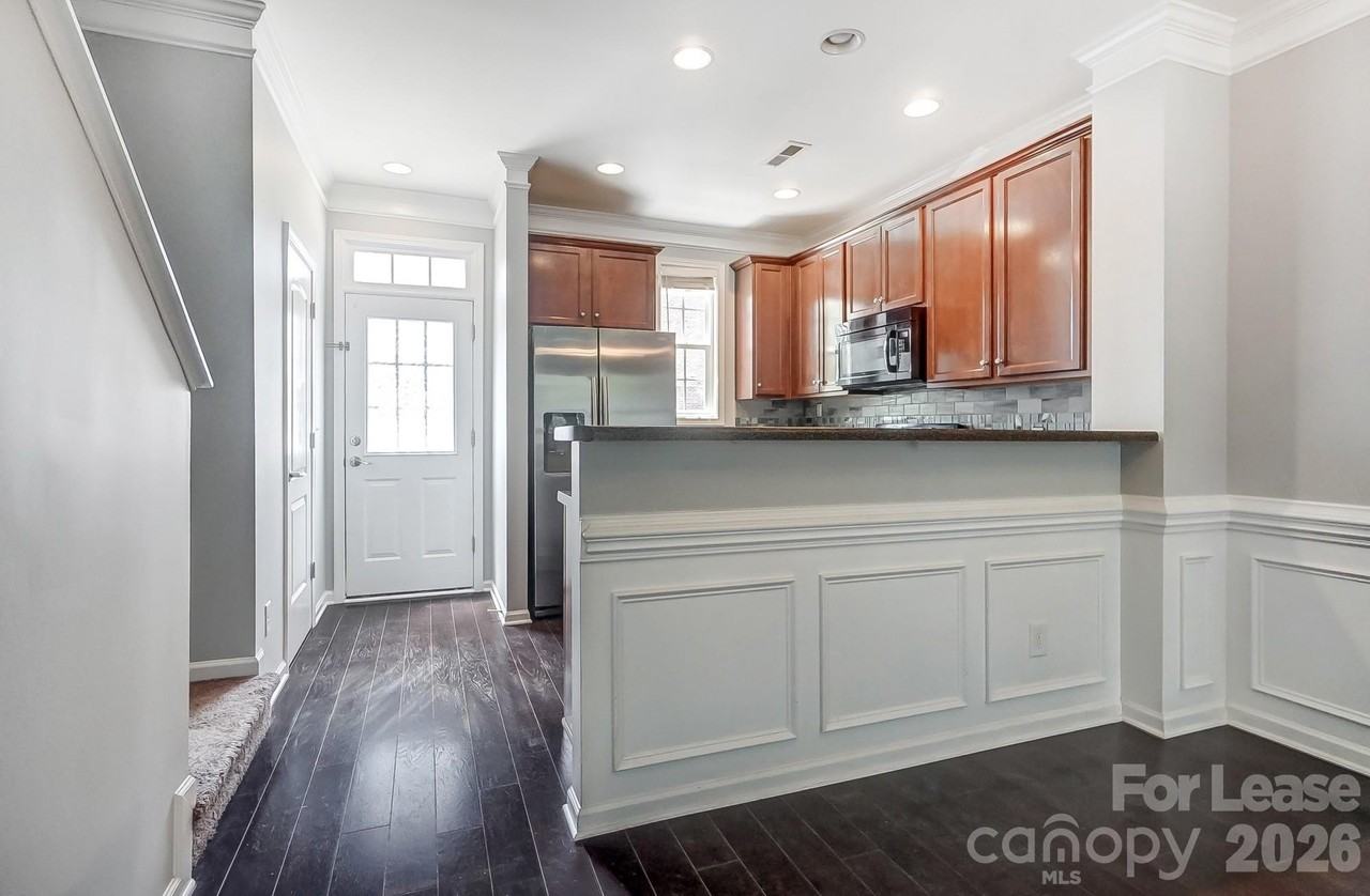 9519 Longstone Ln - Photo 4 of 26