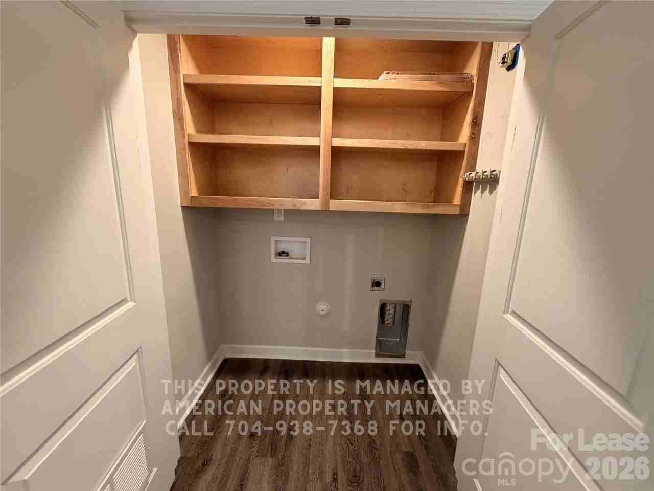 568 Kirk St - Photo 5 of 12