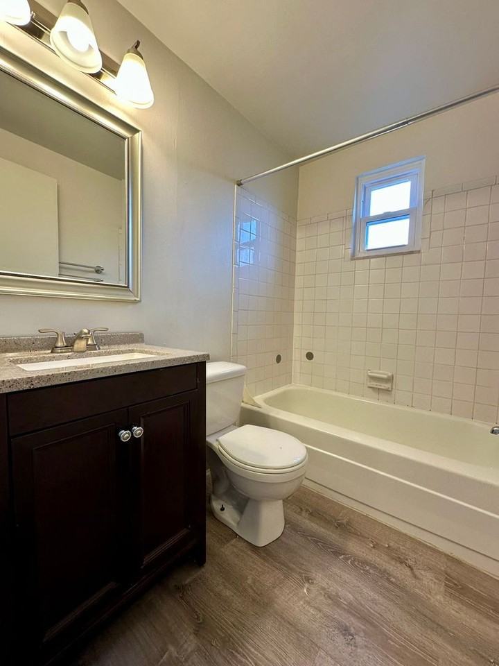 100 Savors Ct - Photo 7 of 11