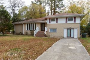 featured image of 10 Warren Dr