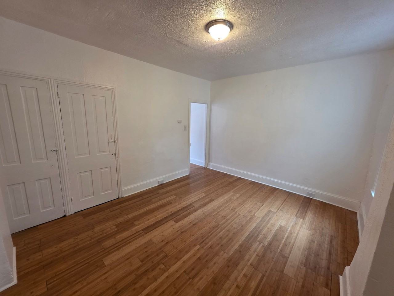 916 N Spruce St - Photo 5 of 17