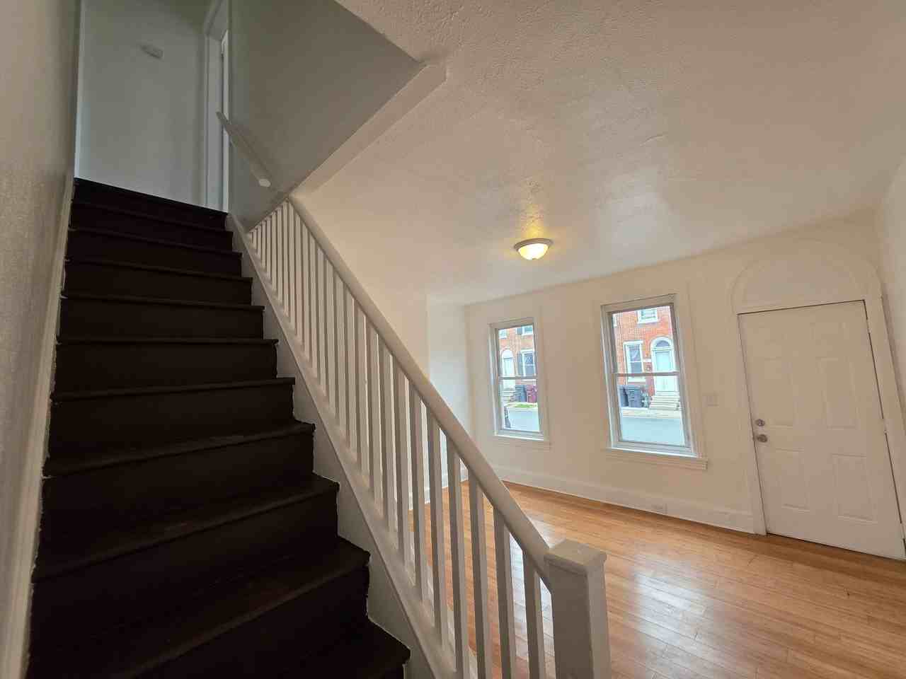 916 N Spruce St - Photo 7 of 17