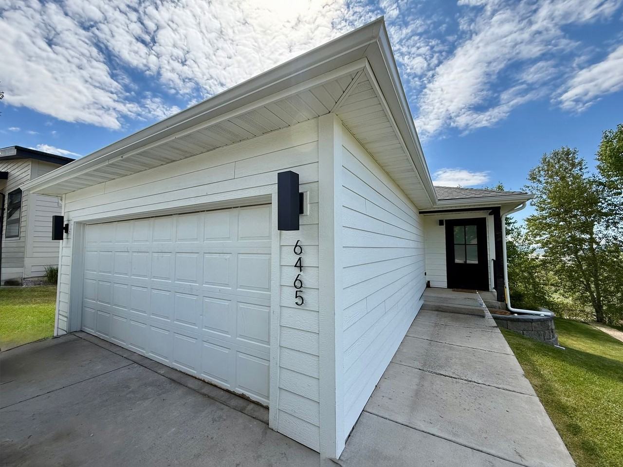 6465 Macarthur Dr