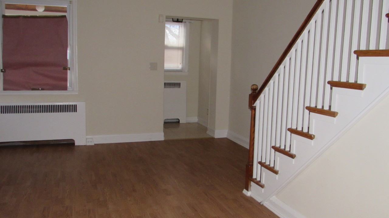4611 Harcourt Rd - Photo 4 of 16